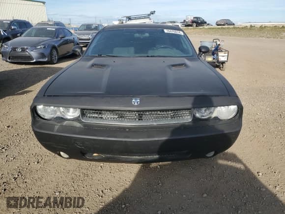 ✅ 2010 Dodge Challenger SE • VIN: 2B3CJ4DV5AH235502 • Lot: 76476814. Wystawiony na Copart z przebiegiem 267 440 mil. Bezpłatny archiwum sprzedaży aukcyjnych z USA i szczegółowy raport historii pojazdu na DreamBid. Zdjęcie 5.