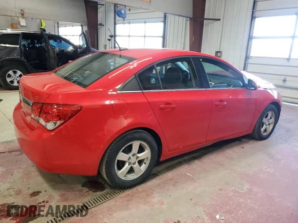 2014 Chevrolet Cruze 1LT z VIN 1G1PC5SB0E7301330, wystawiony jako Copart lot #89848315 z przebiegiem 33 098 mil mil oraz Szkoda całkowita • Salvage title. Historia ofert i sprzedaży dostępna na DreamBid. Obrazek 3.