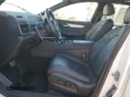 ✅ 2023 VinFast VF 8 Plus • VIN: RLLV1AFA8PH002833 • Lot: 82693035. Wystawiony na Copart z przebiegiem 31 064 mil. Bezpłatny archiwum sprzedaży aukcyjnych z USA i szczegółowy raport historii pojazdu na DreamBid. Zdjęcie 7.