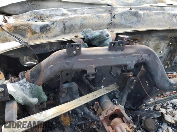 ✅ 2018 Chevrolet Silverado 2500HD LT • VIN: 1GC1KVEG6JF122054 • Lot: 83764974. Wystawiony na Copart z przebiegiem Nie podano. Bezpłatny archiwum sprzedaży aukcyjnych z USA i szczegółowy raport historii pojazdu na DreamBid. Zdjęcie 9.