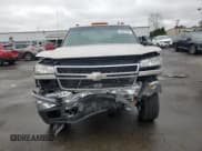 ✅ 2007 Chevrolet Silverado 2500HD LT1 • VIN: 1GCHK23D57F151530 • Lot: 85825965. Wystawiony na Copart z przebiegiem 153 859 mil. Bezpłatny archiwum sprzedaży aukcyjnych z USA i szczegółowy raport historii pojazdu na DreamBid. Zdjęcie 5.