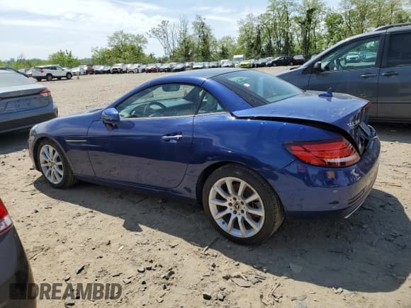 ✅ 2019 Mercedes-Benz SLC 300 • VIN: WDDPK3JA6KF159144 • Лот: 53145764. Опубликован ранее на Copart с пробегом 55 860 миль. Бесплатный доступ к архиву аукционных продаж из США и подробный отчёт об истории автомобиля на DreamBid. Изображение 2.