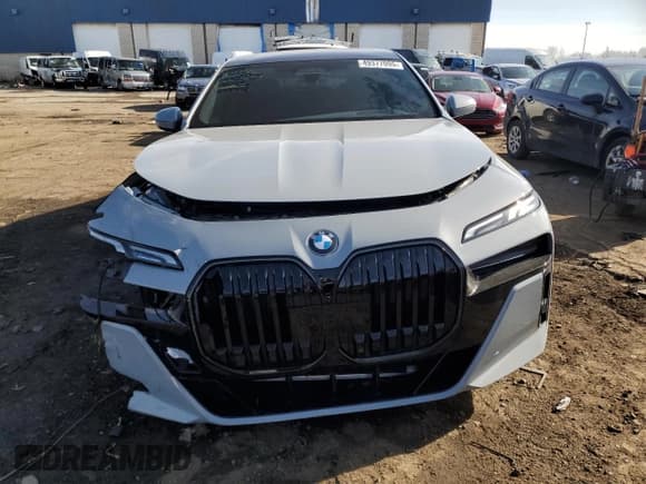✅ 2024 BMW 7 Series 740i xDrive • VIN: WBA33EH03RCR24009 • Lot: 49377095. Listed on Copart with 231 mi. Free auction sales archive from the USA and detailed vehicle history report at DreamBid. Image 5.