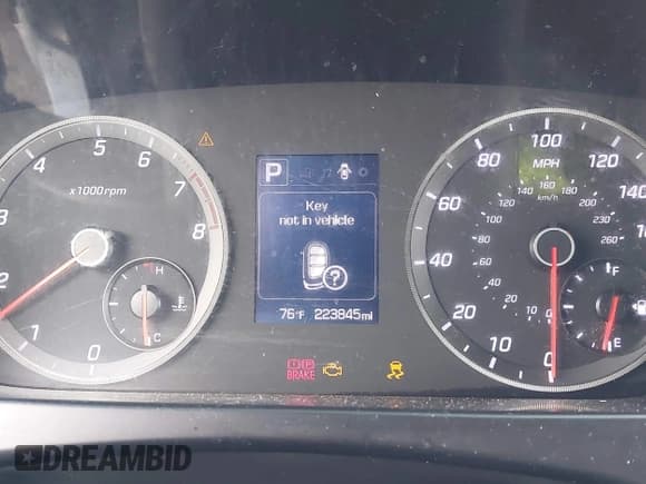 ✅ 2015 Hyundai Sonata Sport • VIN: 5NPE34AB5FH119713 • Lot: 43105633. Wystawiony na IAAI z przebiegiem 223 845 mil. Bezpłatny archiwum sprzedaży aukcyjnych z USA i szczegółowy raport historii pojazdu na DreamBid. Zdjęcie 7.