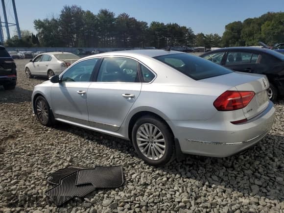 ✅ 2016 Volkswagen Passat SE • VIN: 1VWBT7A36GC011740 • Lot: 80608955. Wystawiony na Copart z przebiegiem 83 851 mil. Bezpłatny archiwum sprzedaży aukcyjnych z USA i szczegółowy raport historii pojazdu na DreamBid. Zdjęcie 2.