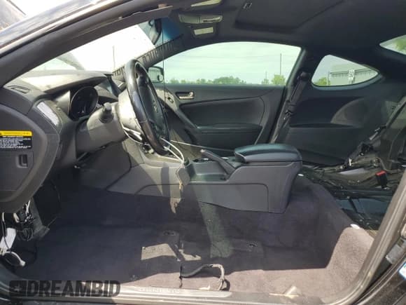 ✅ 2013 Hyundai Genesis Coupe R-Spec • VIN: KMHHT6KDXDU083153 • Lot: 62513615. Wystawiony na Copart z przebiegiem 145 932 mil. Bezpłatny archiwum sprzedaży aukcyjnych z USA i szczegółowy raport historii pojazdu na DreamBid. Zdjęcie 7.