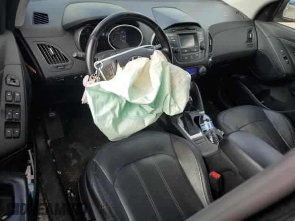 ✅ 2015 Hyundai Tucson SE • VIN: KM8JU3AG1FU979188 • Lot: 67596385. Listed on Copart with 123,332 mi. Free auction sales archive from the USA and detailed vehicle history report at DreamBid. Image 8.