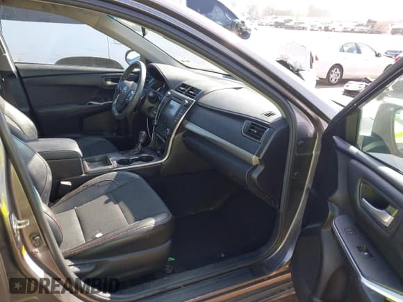 ✅ 2017 Toyota Camry SE • VIN: 4T1BF1FK3HU637888 • Лот: 43603723. Опубликован ранее на IAAI с пробегом 139 215 миль. Бесплатный доступ к архиву аукционных продаж из США и подробный отчёт об истории автомобиля на DreamBid. Изображение 5.