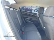 ✅ 2018 Chevrolet Cruze LS • VIN: 1G1BC5SM6J7175707 • Lot: 43652484. Wystawiony na IAAI z przebiegiem 133 689 mil. Bezpłatny archiwum sprzedaży aukcyjnych z USA i szczegółowy raport historii pojazdu na DreamBid. Zdjęcie 8.