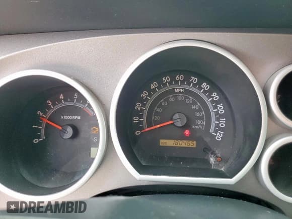 ✅ 2012 Toyota Tundra • VIN: 5TFRY5F1XCX118324 • Lot: 63816505. Listed on Copart with 180,465 mi. Free auction sales archive from the USA and detailed vehicle history report at DreamBid. Image 9.