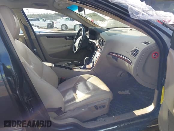 ✅ 2008 Volvo S60 2.5T • VIN: YV1RS592682675428 • Lot: 43603729. Wystawiony na IAAI z przebiegiem 154 046 mil. Bezpłatny archiwum sprzedaży aukcyjnych z USA i szczegółowy raport historii pojazdu na DreamBid. Zdjęcie 5.