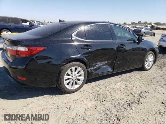 ✅ 2015 Lexus ES 300h • VIN: JTHBW1GG4F2083394 • Lot: 81637055. Wystawiony na Copart z przebiegiem Nie podano. Bezpłatny archiwum sprzedaży aukcyjnych z USA i szczegółowy raport historii pojazdu na DreamBid. Zdjęcie 3.