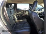 ✅ 2018 Jeep Cherokee Limited • VIN: 1C4PJLDB0JD573676 • Lot: 87696405. Wystawiony na Copart z przebiegiem 87 593 mil. Bezpłatny archiwum sprzedaży aukcyjnych z USA i szczegółowy raport historii pojazdu na DreamBid. Zdjęcie 11.