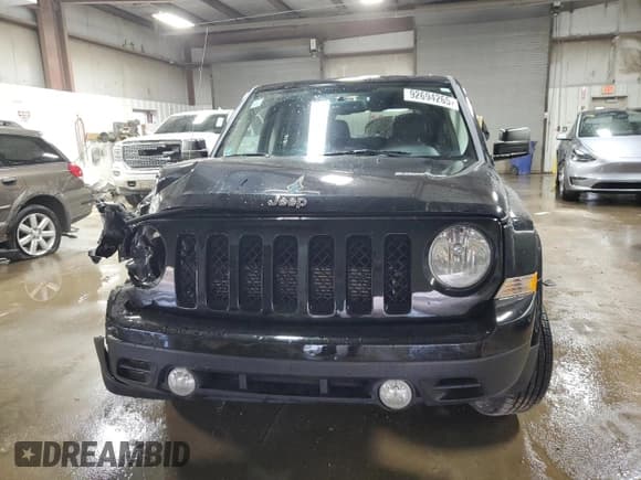 ✅ 2015 Jeep Patriot Latitude • VIN: 1C4NJRFBXFD382684 • Lot: 92694265. Listed on Copart with 103,277 mi. Free auction sales archive from the USA and detailed vehicle history report at DreamBid. Image 5.