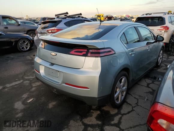 ✅ 2013 Chevrolet Volt • VIN: 1G1RD6E46DU130804 • Lot: 79694893. Wystawiony na Copart z przebiegiem 134 450 mil. Bezpłatny archiwum sprzedaży aukcyjnych z USA i szczegółowy raport historii pojazdu na DreamBid. Zdjęcie 3.