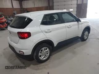 ✅ 2021 Hyundai Venue SE • VIN: KMHRB8A35MU099403 • Lot: 42106478. Listed on IAAI with 29,017 mi. Free auction sales archive from the USA and detailed vehicle history report at DreamBid. Image 4.