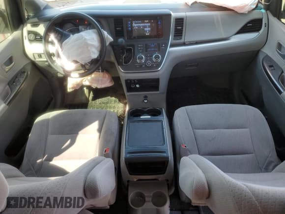 ✅ 2016 Toyota Sienna LE AAS • VIN: 5TDKK3DCXGS764602 • Lot: 54698875. Listed on Copart with 119,708 mi. Free auction sales archive from the USA and detailed vehicle history report at DreamBid. Image 8.