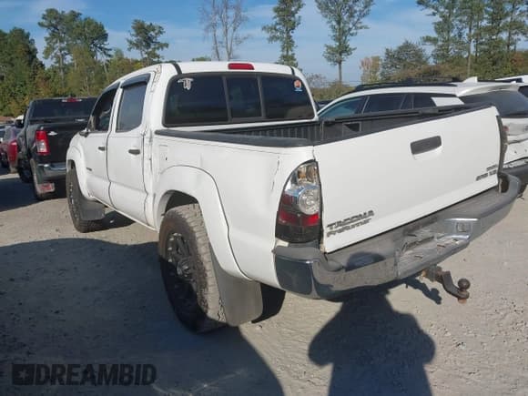 ✅ 2007 Toyota Tacoma PreRunner • VIN: 5TEJU62N27Z343052 • Lot: 43474182. Listed on IAAI with 202,629 mi. Free auction sales archive from the USA and detailed vehicle history report at DreamBid. Image 3.