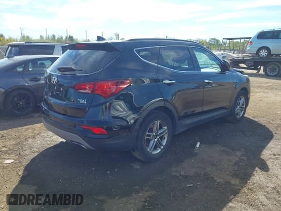 ✅ 2018 Hyundai Santa Fe 2.4L • VIN: 5NMZUDLB6JH105384 • Лот: 43462768. Опубликован ранее на IAAI с пробегом 121 156 миль. Бесплатный доступ к архиву аукционных продаж из США и подробный отчёт об истории автомобиля на DreamBid. Изображение 4.