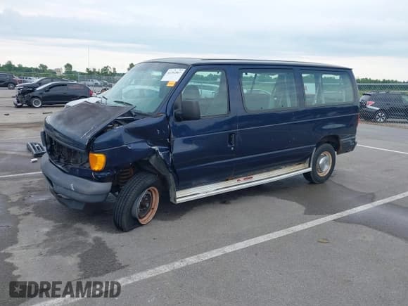 ✅ 2006 Ford Econoline Passenger XL • VIN: 1FBNE31L86HA45977 • Lot: 42702807. Wystawiony na IAAI z przebiegiem 141 626 mil. Bezpłatny archiwum sprzedaży aukcyjnych z USA i szczegółowy raport historii pojazdu na DreamBid. Zdjęcie 19.