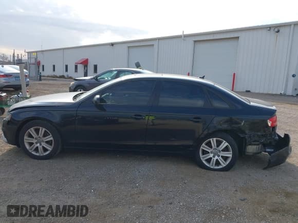✅ 2011 Audi A4 Premium • VIN: WAUBFAFL3BN048657 • Lot: 43624022. Listed on IAAI with 127,481 mi. Free auction sales archive from the USA and detailed vehicle history report at DreamBid. Image 13.