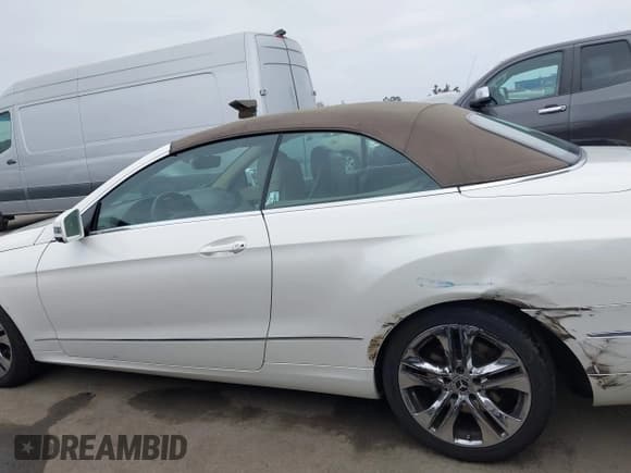 ✅ 2011 Mercedes-Benz E 350 • VIN: WDDKK5GFXBF075580 • Lot: 42288852. Wystawiony na IAAI z przebiegiem 162 862 mil. Bezpłatny archiwum sprzedaży aukcyjnych z USA i szczegółowy raport historii pojazdu na DreamBid. Zdjęcie 15.