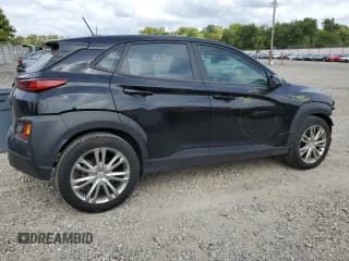 ✅ 2020 Hyundai Kona SE • VIN: KM8K12AAXLU522846 • Лот: 71291164. Опубликован ранее на Copart с пробегом 60 143 миль. Бесплатный доступ к архиву аукционных продаж из США и подробный отчёт об истории автомобиля на DreamBid. Изображение 3.