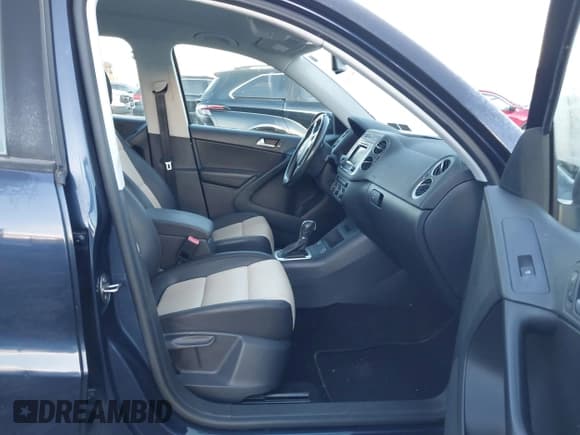 ✅ 2016 Volkswagen Tiguan S • VIN: WVGAV7AX0GW575065 • Лот: 43618200. Опубликован ранее на IAAI с пробегом 107 087 миль. Бесплатный доступ к архиву аукционных продаж из США и подробный отчёт об истории автомобиля на DreamBid. Изображение 5.