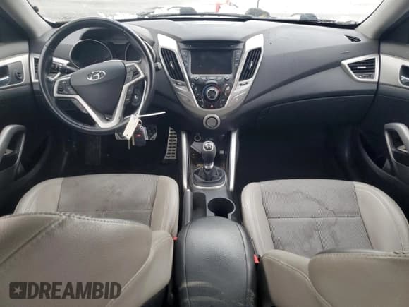 ✅ 2014 Hyundai Veloster • VIN: KMHTC6AD4EU210363 • Lot: 80341424. Wystawiony na Copart z przebiegiem 124 495 mil. Bezpłatny archiwum sprzedaży aukcyjnych z USA i szczegółowy raport historii pojazdu na DreamBid. Zdjęcie 8.