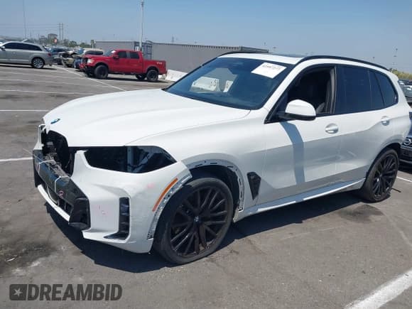 ✅ 2024 BMW X5 xDrive40i • VIN: 5UX23EU08R9U79833 • Lot: 42597277. Listed on IAAI with 25,647 mi. Free auction sales archive from the USA and detailed vehicle history report at DreamBid. Image 2.