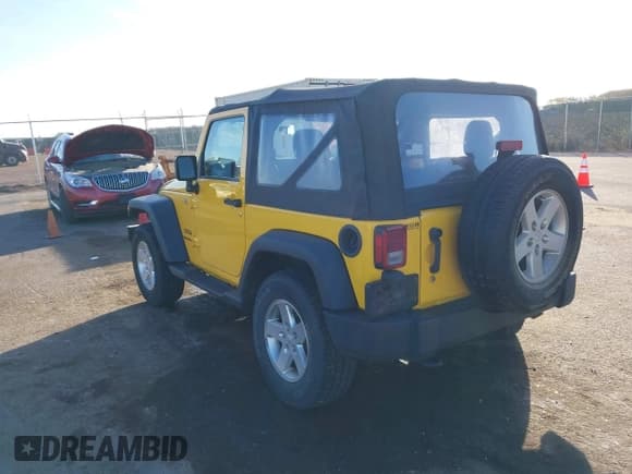 ✅ 2015 Jeep Wrangler Sport • VIN: 1C4AJWAG2FL585672 • Lot: 43524803. Listed on IAAI with 48,230 mi. Free auction sales archive from the USA and detailed vehicle history report at DreamBid. Image 3.