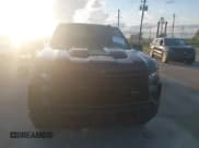 ✅ 2023 Chevrolet Silverado 1500 Custom Trail Boss • VIN: 3GCPDCEKXPG148290 • Lot: 42969215. Wystawiony na IAAI z przebiegiem 41 300 mil. Bezpłatny archiwum sprzedaży aukcyjnych z USA i szczegółowy raport historii pojazdu na DreamBid. Zdjęcie 12.