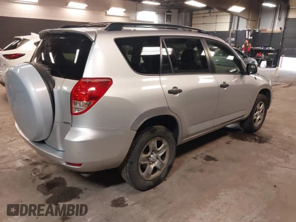 ✅ 2007 Toyota RAV4 • VIN: JTMBK33V375022258 • Лот: 42426883. Опубликован ранее на IAAI с пробегом 211 016 миль. Бесплатный доступ к архиву аукционных продаж из США и подробный отчёт об истории автомобиля на DreamBid. Изображение 4.