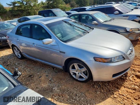 ✅ 2005 Acura TL • VIN: 19UUA66245A049666 • Lot: 86221075. Wystawiony na Copart z przebiegiem 206 837 mil. Bezpłatny archiwum sprzedaży aukcyjnych z USA i szczegółowy raport historii pojazdu na DreamBid. Zdjęcie 4.