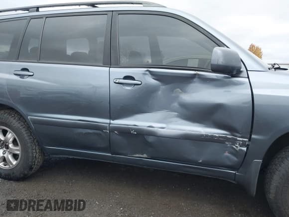 ✅ 2006 Toyota Highlander Limited • VIN: JTEEP21A960174612 • Lot: 43688559. Wystawiony na IAAI z przebiegiem 196 569 mil. Bezpłatny archiwum sprzedaży aukcyjnych z USA i szczegółowy raport historii pojazdu na DreamBid. Zdjęcie 6.