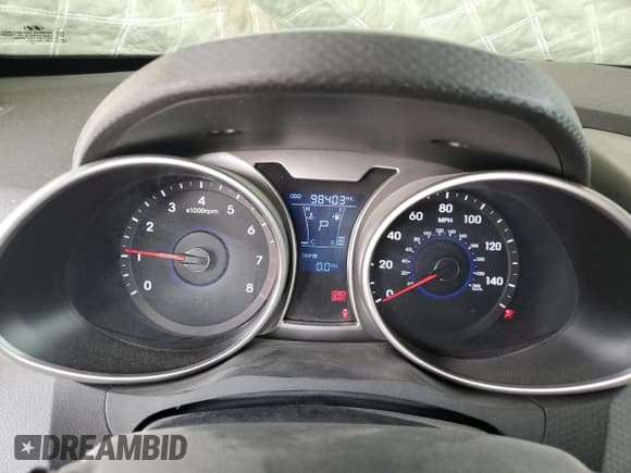 ✅ 2016 Hyundai Veloster • VIN: KMHTC6AD3GU277992 • Lot: 84486724. Wystawiony na Copart z przebiegiem 98 403 mil. Bezpłatny archiwum sprzedaży aukcyjnych z USA i szczegółowy raport historii pojazdu na DreamBid. Zdjęcie 9.