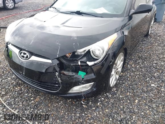 ✅ 2013 Hyundai Veloster w/Black Int • VIN: KMHTC6AD7DU092257 • Lot: 41464977. Wystawiony na IAAI z przebiegiem 151 152 mil. Bezpłatny archiwum sprzedaży aukcyjnych z USA i szczegółowy raport historii pojazdu na DreamBid. Zdjęcie 6.