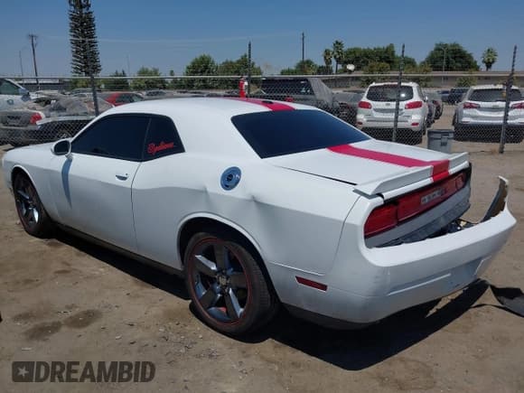 ✅ 2012 Dodge Challenger SXT • VIN: 2C3CDYAG5CH315201 • Lot: 42966307. Wystawiony na IAAI z przebiegiem 107 154 mil. Bezpłatny archiwum sprzedaży aukcyjnych z USA i szczegółowy raport historii pojazdu na DreamBid. Zdjęcie 3.