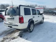✅ 2006 Jeep Commander • VIN: 1J8HG48K96C263647 • Lot: 41332683. Wystawiony na IAAI z przebiegiem 156 583 mil. Bezpłatny archiwum sprzedaży aukcyjnych z USA i szczegółowy raport historii pojazdu na DreamBid. Zdjęcie 4.