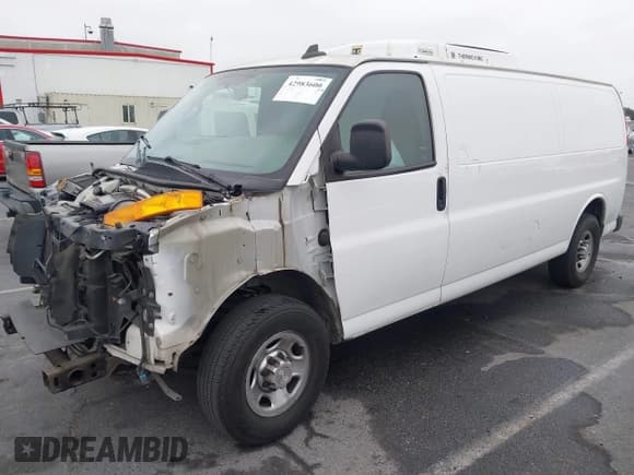 ✅ 2019 Chevrolet Express Cargo • VIN: 1GCWGBFG2K1310055 • Лот: 42983600. Опубликован ранее на IAAI с пробегом 162 413 миль. Бесплатный доступ к архиву аукционных продаж из США и подробный отчёт об истории автомобиля на DreamBid. Изображение 2.