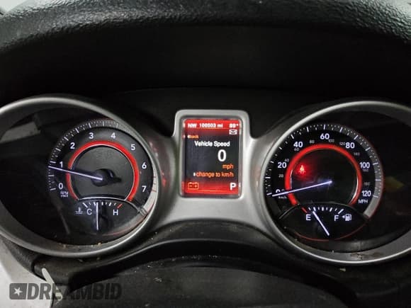 ✅ 2019 Dodge Journey SE • VIN: 3C4PDCBB2KT866730 • Lot: 86296745. Wystawiony na Copart z przebiegiem 100 503 mil. Bezpłatny archiwum sprzedaży aukcyjnych z USA i szczegółowy raport historii pojazdu na DreamBid. Zdjęcie 9.