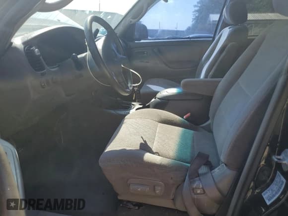 ✅ 2001 Toyota Sequoia SR5 • VIN: 5TDBT44A11S034439 • Лот: 81307735. Опубликован ранее на Copart с пробегом Не указан. Бесплатный доступ к архиву аукционных продаж из США и подробный отчёт об истории автомобиля на DreamBid. Изображение 7.