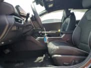 ✅ 2025 Kia K4 GT-Line • VIN: 3KPFW4DE6SE150808 • Lot: 65507405. Wystawiony na Copart z przebiegiem 963 mil. Bezpłatny archiwum sprzedaży aukcyjnych z USA i szczegółowy raport historii pojazdu na DreamBid. Zdjęcie 7.