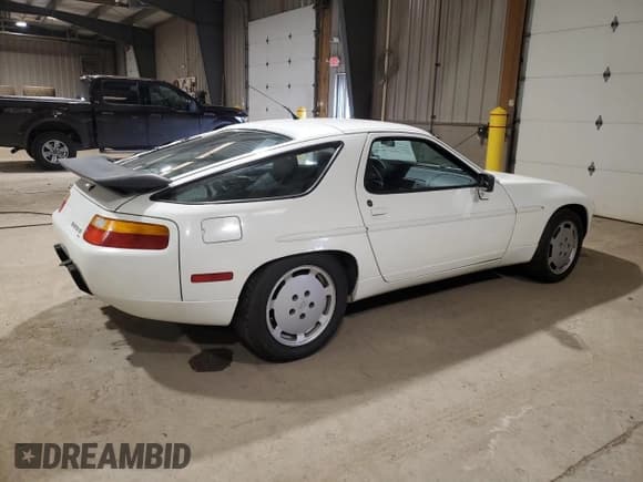 ✅ 1990 Porsche 928 • VIN: WP0JB2924LS860099 • Lot: 46732305. Wystawiony na Copart z przebiegiem 85 892 mil. Bezpłatny archiwum sprzedaży aukcyjnych z USA i szczegółowy raport historii pojazdu na DreamBid. Zdjęcie 3.