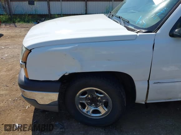 ✅ 2004 Chevrolet Silverado 1500 LS • VIN: 1GCEC14T74E402615 • Лот: 43250842. Опубликован ранее на IAAI с пробегом 232 334 миль. Бесплатный доступ к архиву аукционных продаж из США и подробный отчёт об истории автомобиля на DreamBid. Изображение 6.