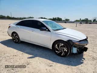 ✅ 2025 Hyundai Elantra SEL Sport • VIN: KMHLM4DG3SU045554 • Лот: 80694395. Размещён на Copart с пробегом 1 253 миль миль. Получите бесплатный доступ к архиву аукционных продаж из США и посмотрите подробный отчёт об истории автомобиля на DreamBid. Изображение 4.