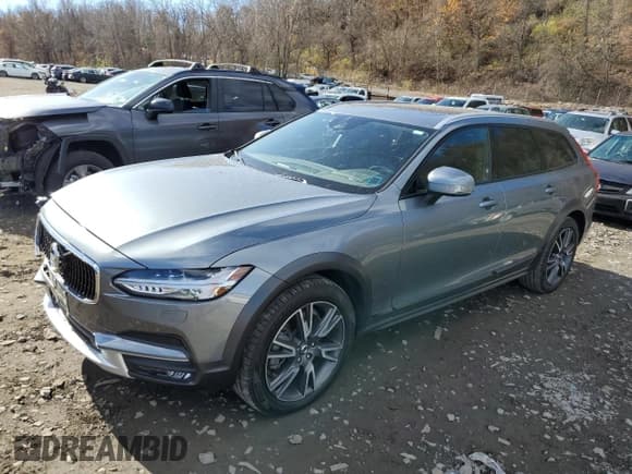✅ 2017 Volvo V90 • VIN: YV4A22NL2H1006186 • Лот: 80231784. Опубликован ранее на Copart с пробегом 79 486 миль. Бесплатный доступ к архиву аукционных продаж из США и подробный отчёт об истории автомобиля на DreamBid. Изображение 1.