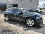 ✅ 2019 Audi e-tron Premium Plus • VIN: WA1LAAGE2KB009902 • Lot: 64760245. Wystawiony na Copart z przebiegiem 100 821 mil. Bezpłatny archiwum sprzedaży aukcyjnych z USA i szczegółowy raport historii pojazdu na DreamBid. Zdjęcie 4.