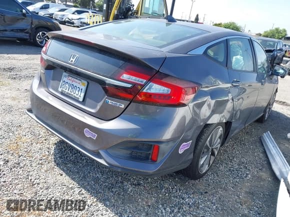 ✅ 2018 Honda Clarity • VIN: JHMZC5F19JC021696 • Lot: 41920191. Listed on IAAI with Not provided. Free auction sales archive from the USA and detailed vehicle history report at DreamBid. Image 4.