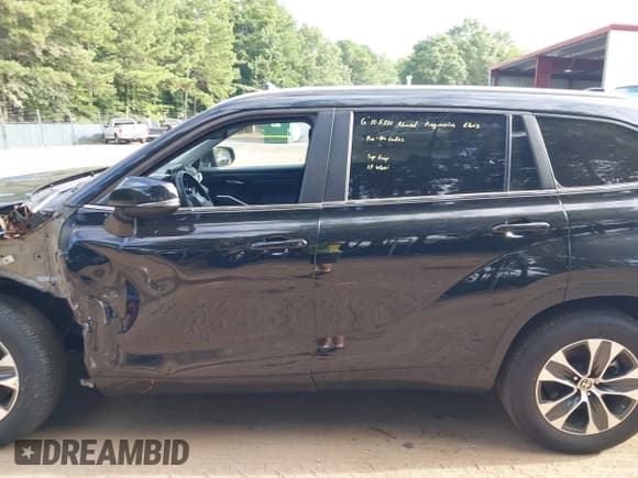 ✅ 2023 Toyota Highlander L • VIN: 5TDKDRBH6PS512146 • Lot: 43023764. Wystawiony na IAAI z przebiegiem 26 291 mil. Bezpłatny archiwum sprzedaży aukcyjnych z USA i szczegółowy raport historii pojazdu na DreamBid. Zdjęcie 15.